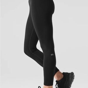 ALO Yoga Women's Classic Black Leggings